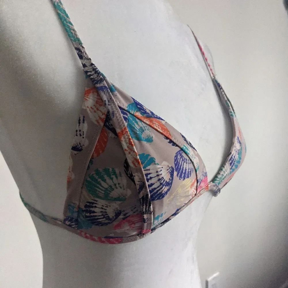 Raisins Beige Sea Shell Print Triangle Bikini Set - Picture 10 of 12